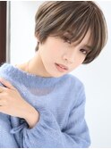 朝のセットが楽になる、品よくまとまるショートヘア