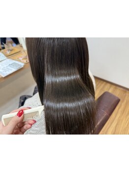 女性スタッフによるきめ細やかなカウンセリングで、似合うヘアスタイルを見つけるサロン♪