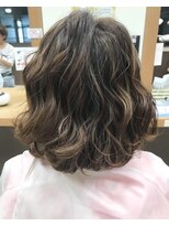 リアン(Lien)&nbsp;大人ウェーブボブ×バレイヤージュ/赤味抹殺/20代30代40代