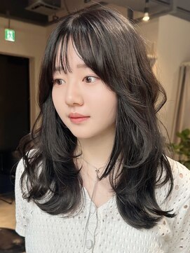 ディーエックス スリー(Dxxxx III) レイヤー多めのミディアムスタイル　韓国ヘア