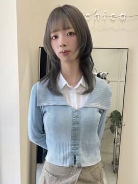 チーカ(chica) ロングウルフスタイル　ハイレイヤー　色落ちグレー