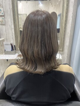 ロア 熊本(LOA) アッシュグレージュ 10代20代30代40代