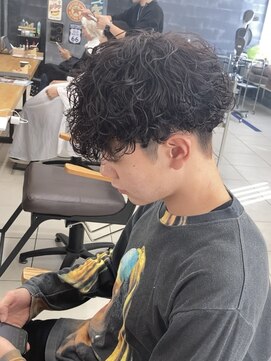 アロー 船橋店(AROH) MEN’S HAIR/サーフカール/刈り上げセンターパート/船橋