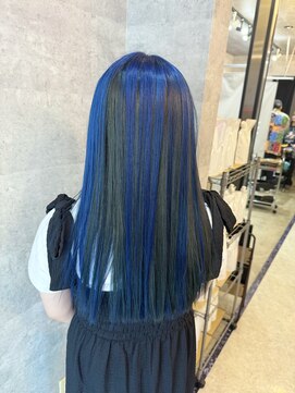 ブレイブ ヘアデザイン(BRaeVE hair design) ブルー＆ブラックアシメカラー