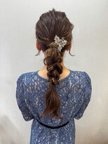 アカネ(Akane)&nbsp;お呼ばれヘアセット　編み下ろしアレンジ　10代 20代