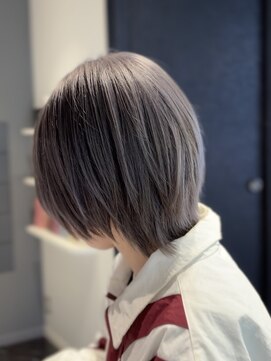 ザザアオヤマ(ZA/ZA AOYAMA) グレー×プチウルフ【表参道/レイヤーカット/顔まわりカット】