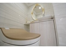 【男女別々のお手洗い】