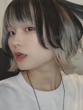 リアイス(Re:ICE) シルバーアッシュインナーカラーウルフボブ