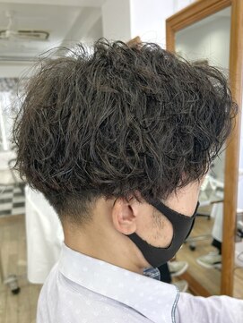 ヘッズ 本八幡店(HEADS) MEN'S HAIR  センターパート　ツイストスパイラル　コンマヘア