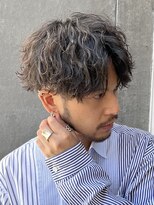 フィフス 渋谷(fifth)&nbsp;大人ヘアツイストスパイラルパーマかきあげセンターパート渋谷