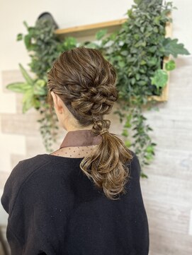 ロカット サロン(Roquat Salon) あみおろしヘアアレンジ【ヘアメイク/国分寺/立川/袴着付け/袴】