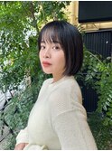 前髪ありの小顔ボブヘア