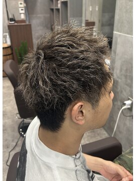 ロカフェローズ 横浜 桜木町(LOCA FELLOWS) ツイストパーマ×ハイライト/関内.桜木町