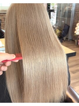 ジェニファー(Jennifer) ホワイトベージュ