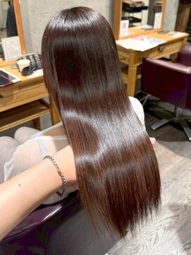 アフィナー(Afinar) 【横浜/横浜駅】驚くほどの艶感！美髪ロングストレート