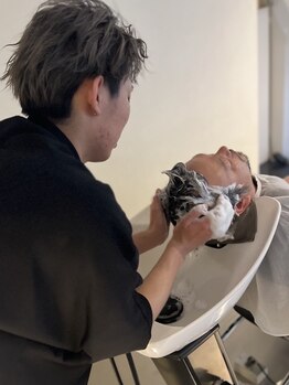 イヨーク 西原店(IYOHK)の写真/夏にオススメ*全スタッフがレベルの高いシャンプー&ヘッドスパ技術を取得。IYOHKで極上のヘッドスパ体験◎