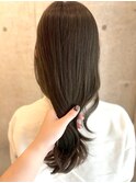 オリーブブラウンの艶さらロング