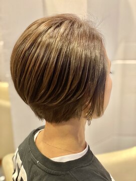 ウシワカマルガーデン(ushiwakamaru Garden) ショ－トボブ/白髪ぼかしハイライト