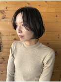 暗髪まとまるミニボブ