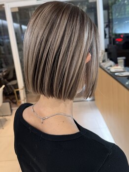 ヴァンカウンシル 金山(VANCOUNCIL kanayama)の写真/ブリーチ技術に自信◎ケアブリーチで叶える透明感あふれる上質ダブルカラー提案を実現します★