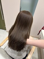 ロエ(LOE) ヘーゼルベージュレイヤーカット顔周りレイヤーブリーチなし