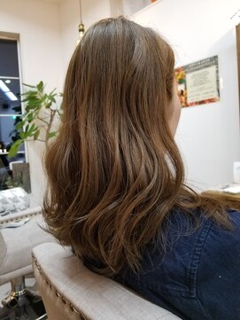 アンド ナップ(nap) ミルキーグレージュで大人女子