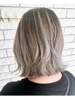 ビューティー シャレンド&nbsp;大人可愛く小顔見せ☆ふんわりボブディ☆ハイライトカラー