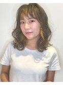 グレージュ×イエロー