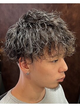 ヒロギンザ 新橋日比谷口店(HIRO GINZA) 波巻きパーマスキンフェード