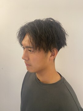 バチカ(BATICA) センターパートツイストスパイラルパーマ