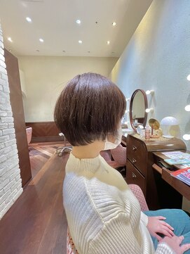 エルサフィロ ヨドヤバシ(el zafiro yodoyabashi) 【el zafiro yodoyabashi】大人女性丸みショートスタイル