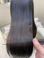 シュヴーブリヤン(cheveux brillants)&nbsp;【梅雨に負けない艶髪へ】乾かすだけで品よくまとまる髪に