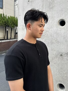 オルカ(ORCA) ニュアンスパーマ/刈り上げセンターパート/フェザーパーマ