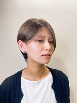 ショートボブ