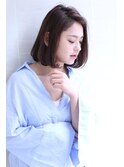 グレージュ耳掛けボブ