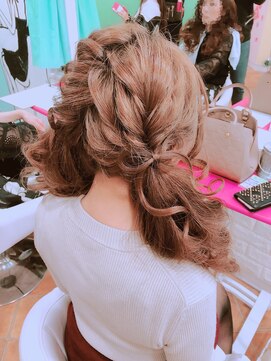 ヘアセットサロン アッシュ 神戸三宮(Ash) ひもリボン×ツインテール
