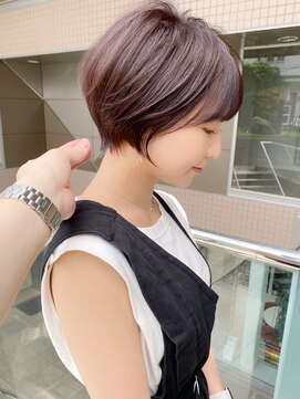 アンド ストーリーズ(&STORIES) 大人可愛い前髪ありのひし形ショートヘア２０代３０代４０代