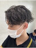センターパートツイストスパイラルパーマ刈り上げメンズパーマ
