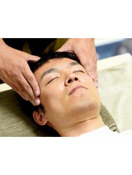 【元町駅徒歩7分】固まった頭皮をほぐす、メンズに合わせた力加減で血行改善！エイジングケアメニューも◎