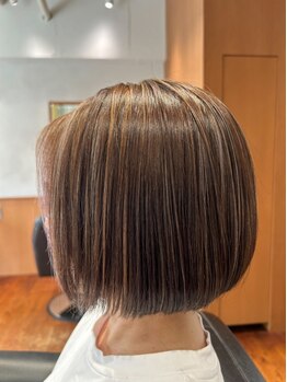 キュー ヘア(Que hair)の写真/低刺激&ダメージレスな薬剤で、自然な艶髪へ*髪や頭皮に優しく、色持ちがいいのも◎[代官山/恵比寿]