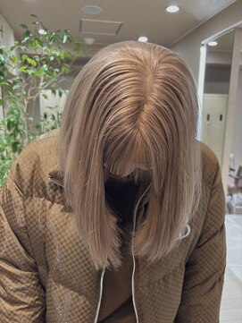 ジーニー 横浜(giinii) 横浜/ブリーチ/ミルクティーベージュ/ダブルカラー