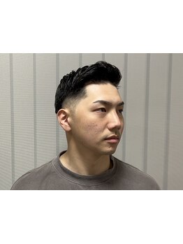 《今時のビジネススタイルも◎》しっかりON/OFF決まる2WAYスタイルをご提案［メンズカット/メンズパーマ］