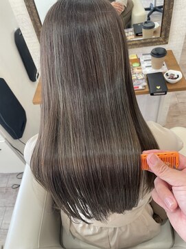 ウル(uLu.) 韓国ヘア/レイヤースタイル/レイヤーカット/グレージュ/20代人気