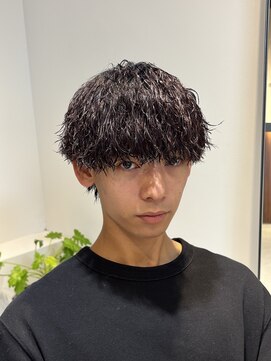 ボンドストーリールミエール(Bond Story lumiere) ツイストスパイラル縦落ちパーマラウンドマッシュ眉毛