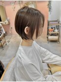 絶壁解消丸みショート×オリーブグレージュ