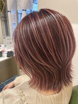 ミント(minto)&nbsp;白髪ぼかしハイライトカラーピンクベージュショートウルフ丸み