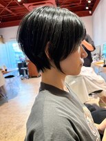 ナチュラル ヘアーデザイニング(Natural hair designing) 黒髪で洒落る♪前下がりハンサムショートヘア/視線を惹く存在感