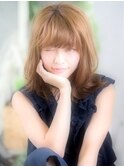 毛先ワンカールのくびれセミディ