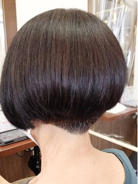 ヘアアンドスパ アイリス hair&spa Iris 【南鳩ヶ谷1分☆30代からの本格サロン】前下がりグラボブ