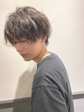 キー(kii) ゆるスパイラルパーマ センターパート ツーブロック